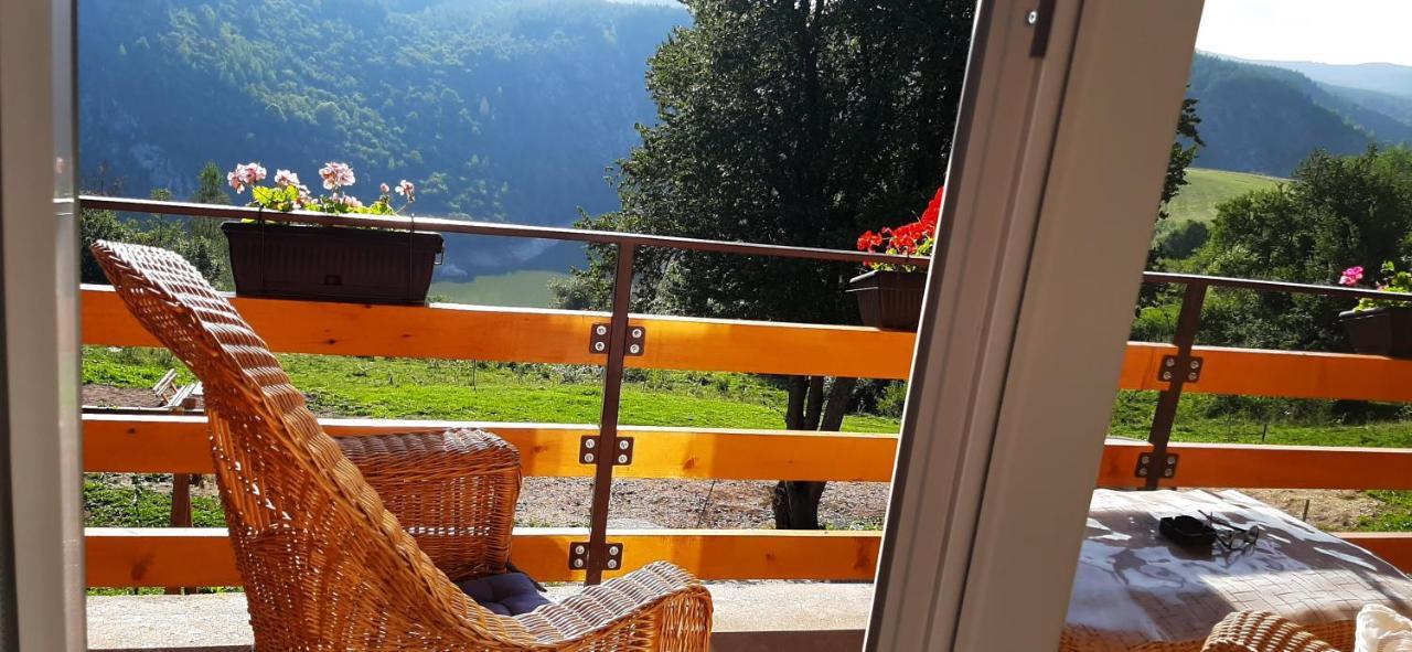 Biserna Dolina Uvac Sjenica Bagian luar foto