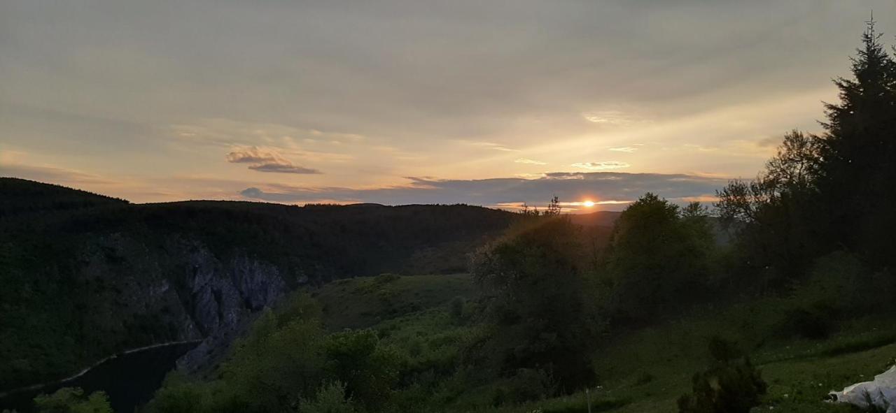 Biserna Dolina Uvac Sjenica Bagian luar foto