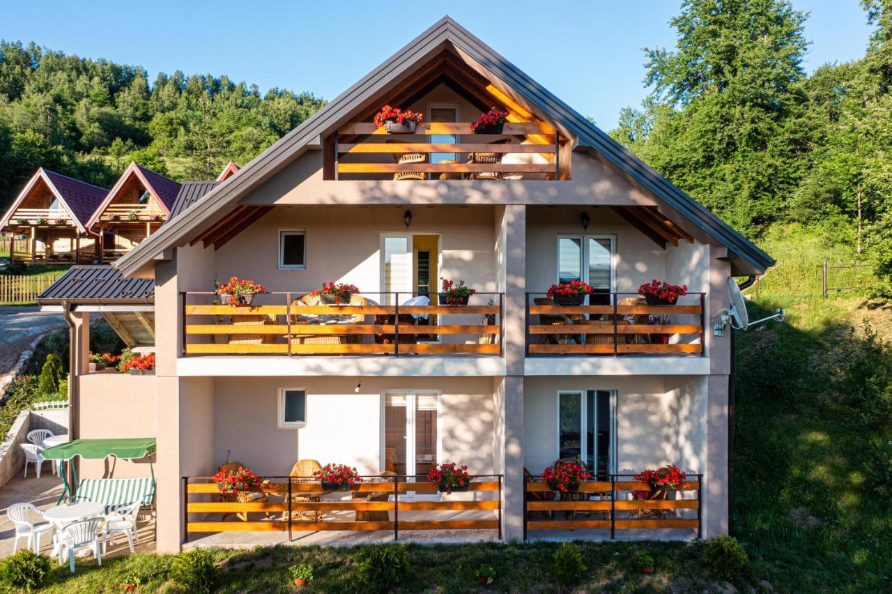 Biserna Dolina Uvac Sjenica Bagian luar foto